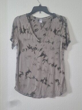 Old Navy  Tie-Dye V-Neck Short Sleeve Tee